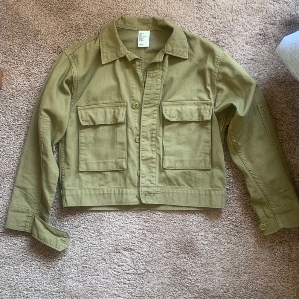 Cropped Army green boxy jacket